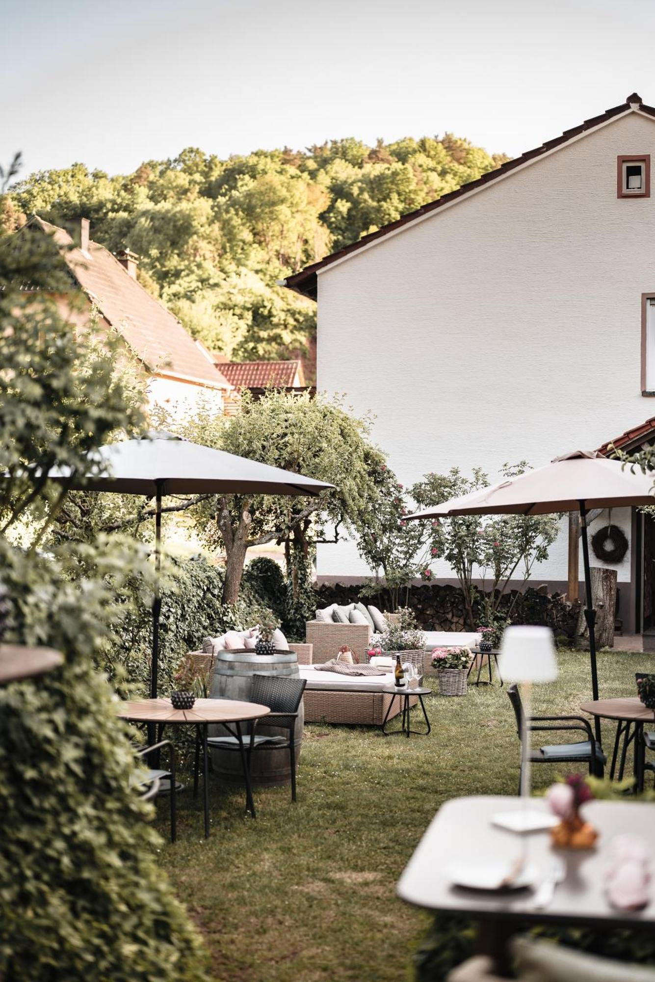Landgasthaus & Hotel Zur Krone Dahn Buitenkant foto
